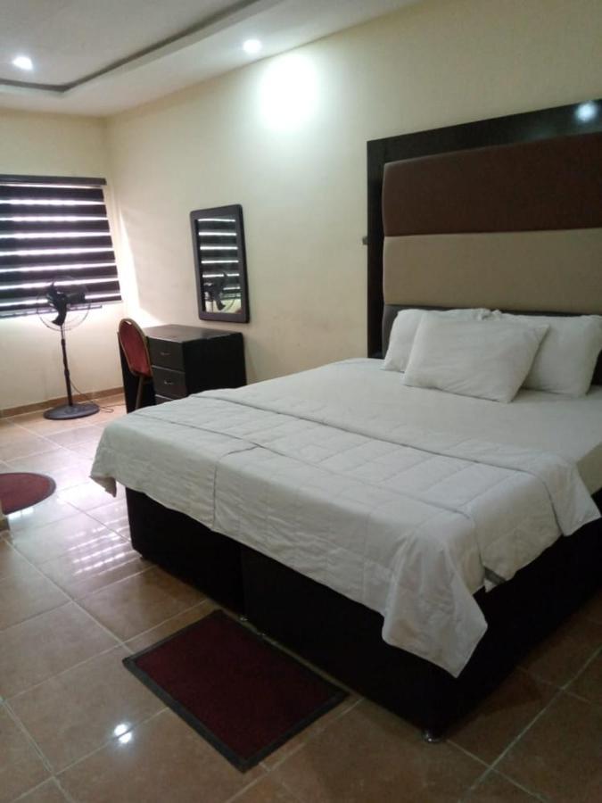 Senators Suites And Towers Hotel Omole 部屋 写真